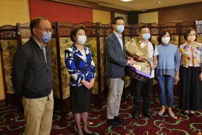 首支“内地核酸检测支援队”7名“先遣队”队员赴香港协助开展实验室工作